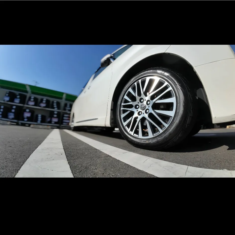 TOYOTA/ALPHARDのタイヤ交換