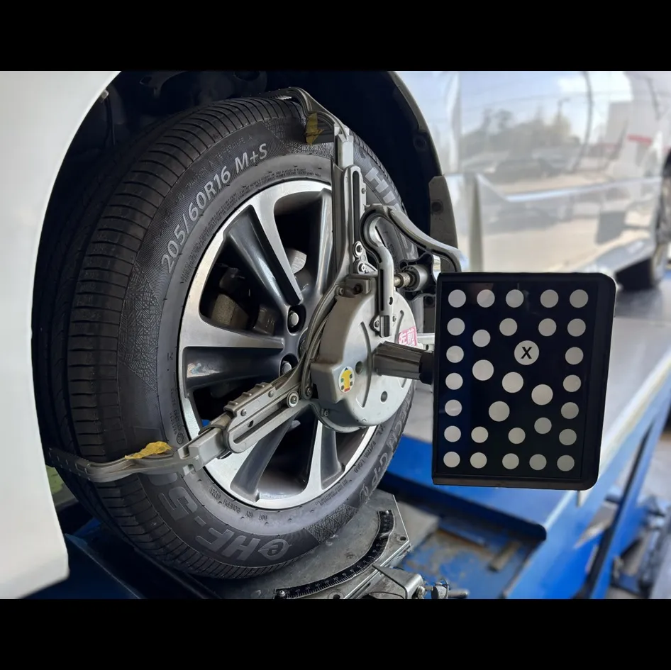 TOYOTA/VOXY アライメント作業