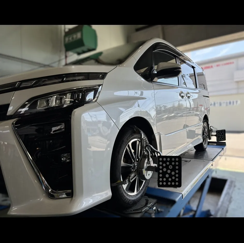 TOYOTA/VOXY アライメント作業