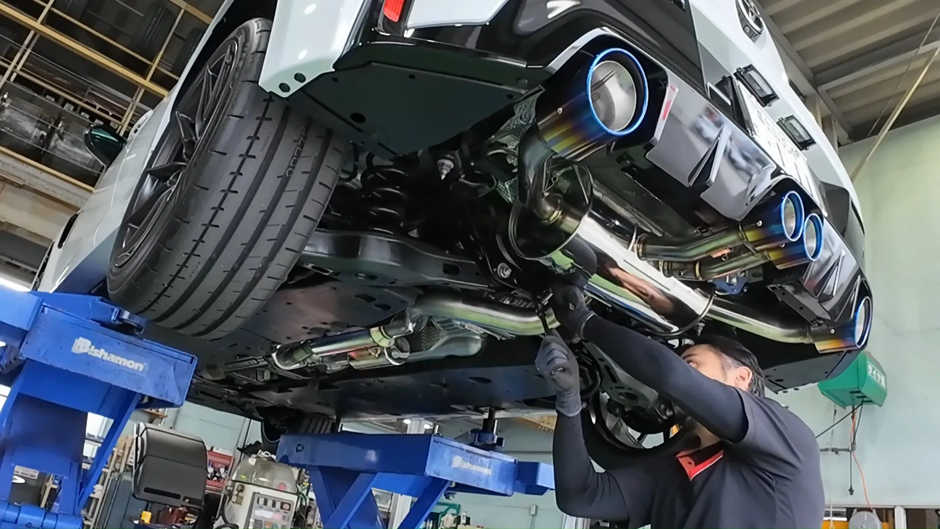 TOYOTA / GR COROLLA マフラー交換